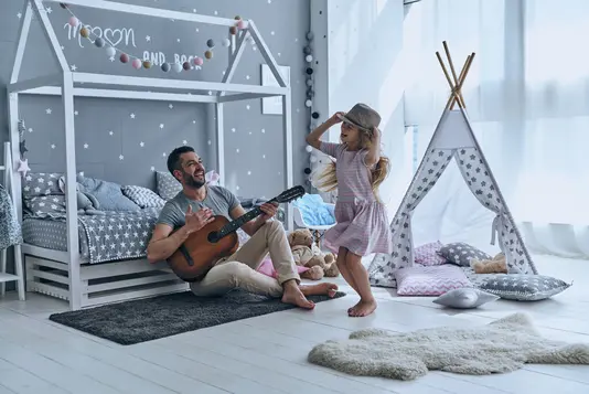 Haus-Vater-Tochter-Wohnen-Serie-4-4 Kinderzimmer